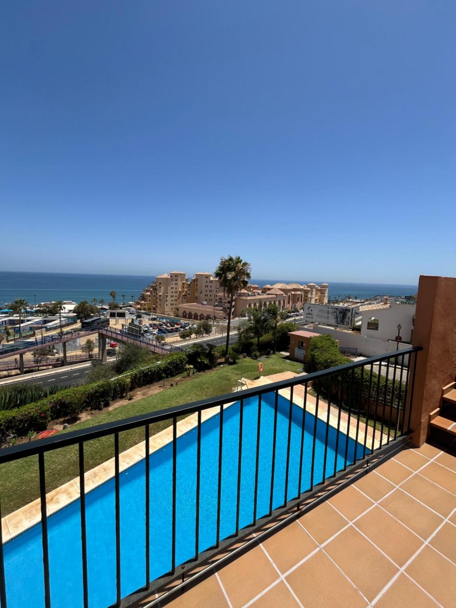 Atico Con Vistas Al Mar Y Con Piscina Frente A Castillo Sohail Leilighet Fuengirola
